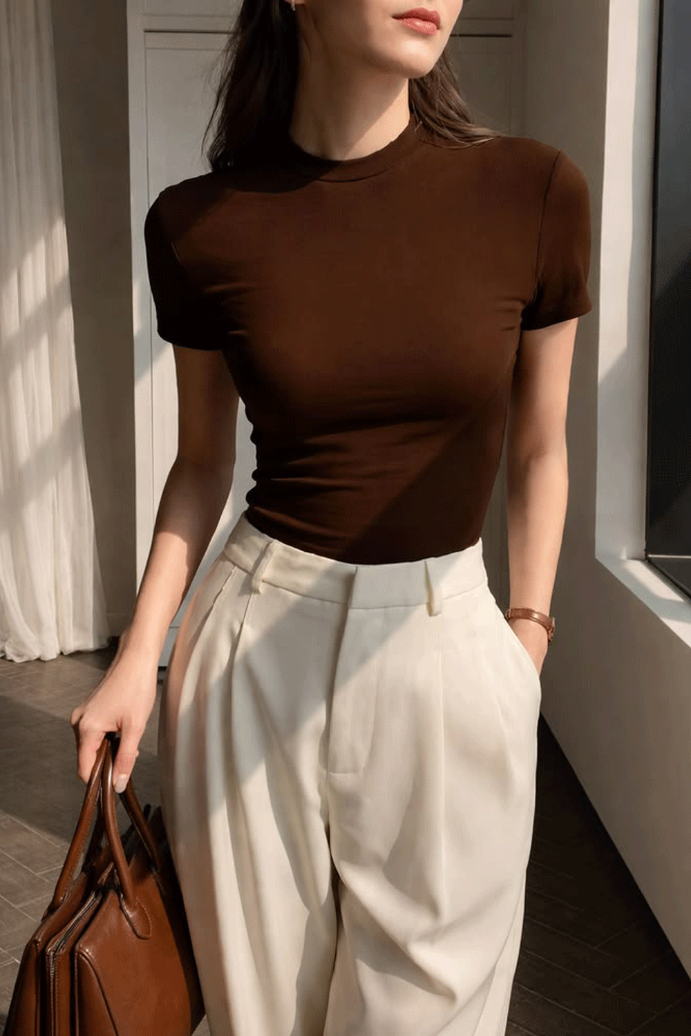 Blusa Slim Gola Alta Marrom Chocolate